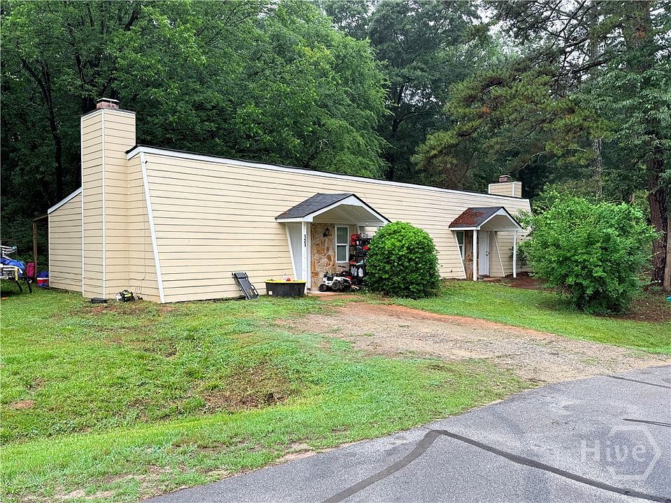 1st image of 121/125 Live Oak Drive