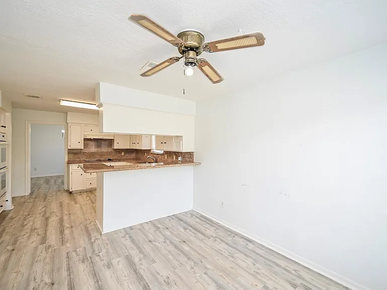 7735 Quail Meadow Dr — Photo 15