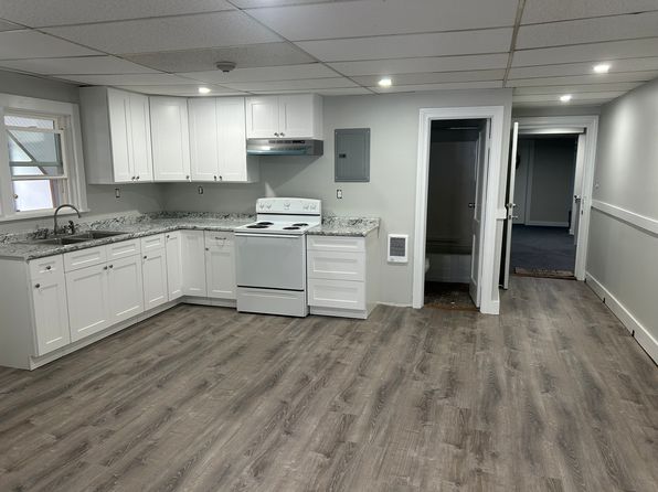 27 Main St #204