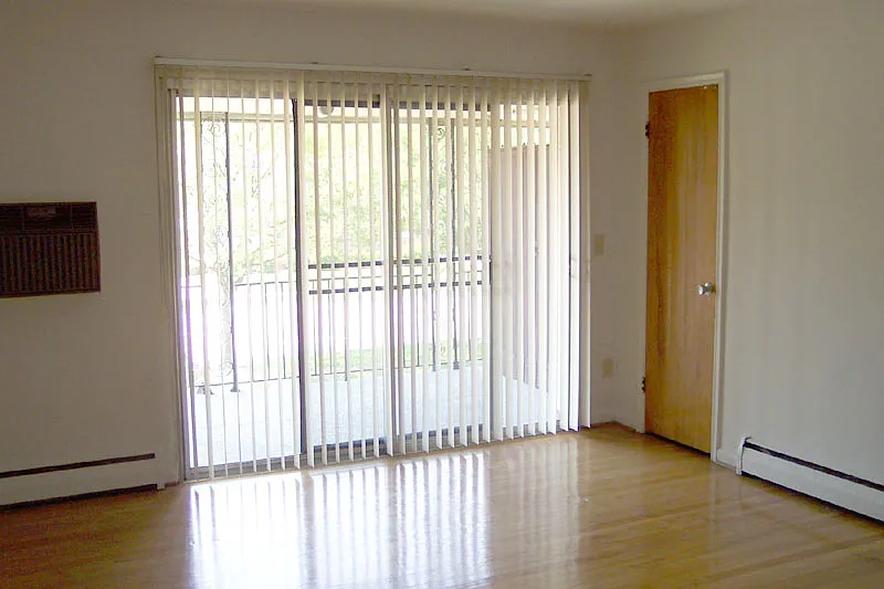 2 bed, 700 sqft, $1,165 — Photo 3