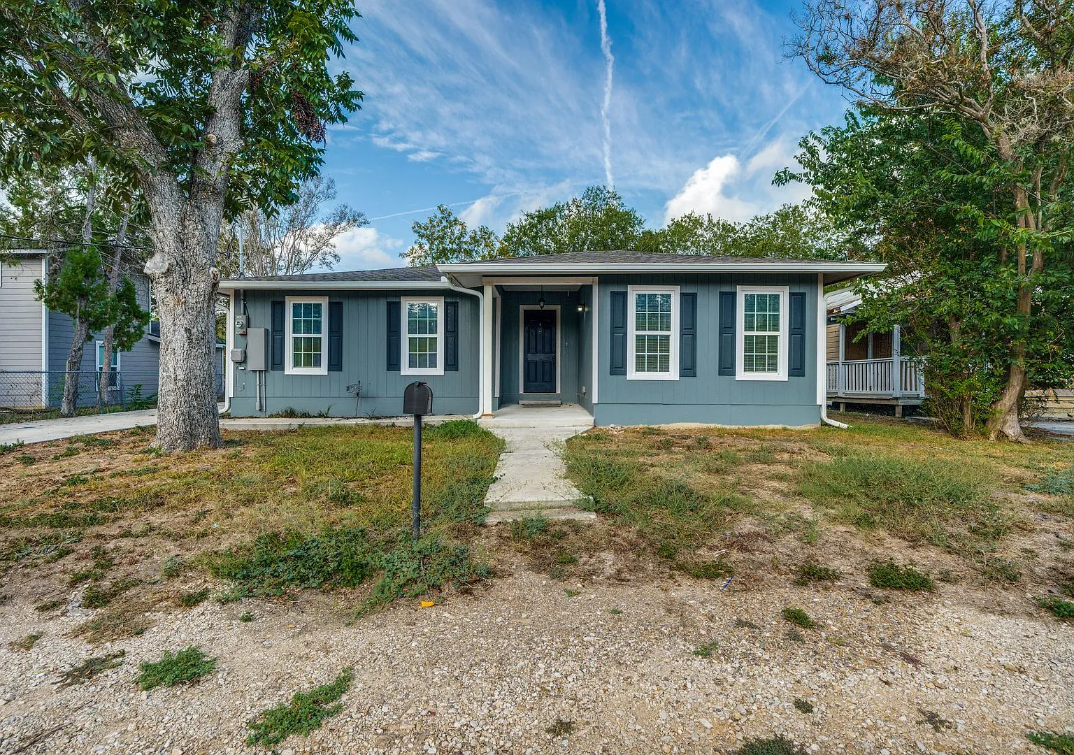Beautiful 3 - Bedroom One Story Home in Seguin Tx — Photo 3