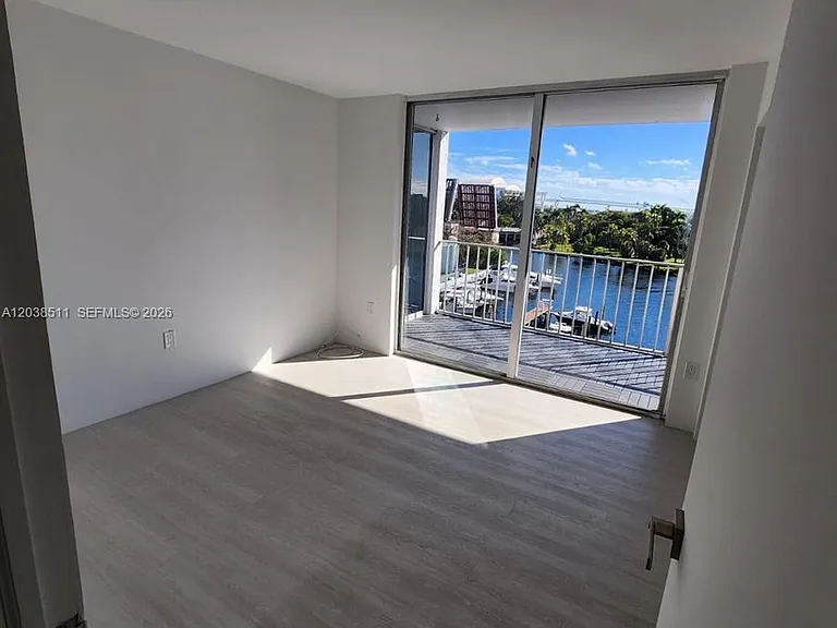 1700 NW North River Dr #606 — Photo 10