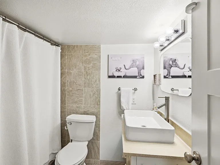 1020 N Tacoma Ave #2 — Photo 8