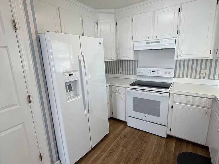 2421 Sexton Rd — Photo 16