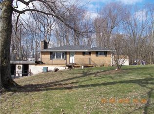 1555 Old Princeton Rd, New Castle, PA 16101