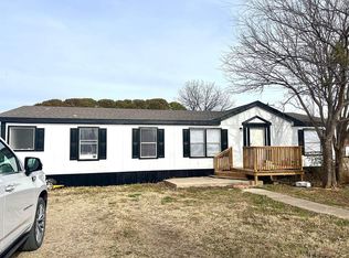 116 E North St, Henrietta, TX 76365