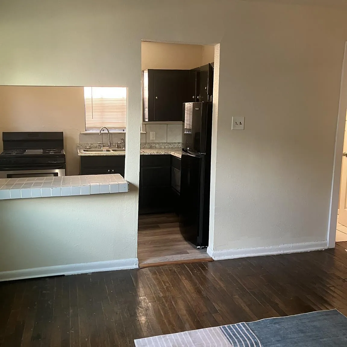 2 bed, 1.0 bath, 500 sqft, $985 — Photo 4