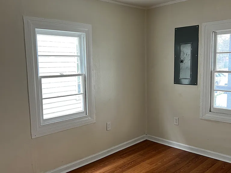 1121 Williams St — Photo 8