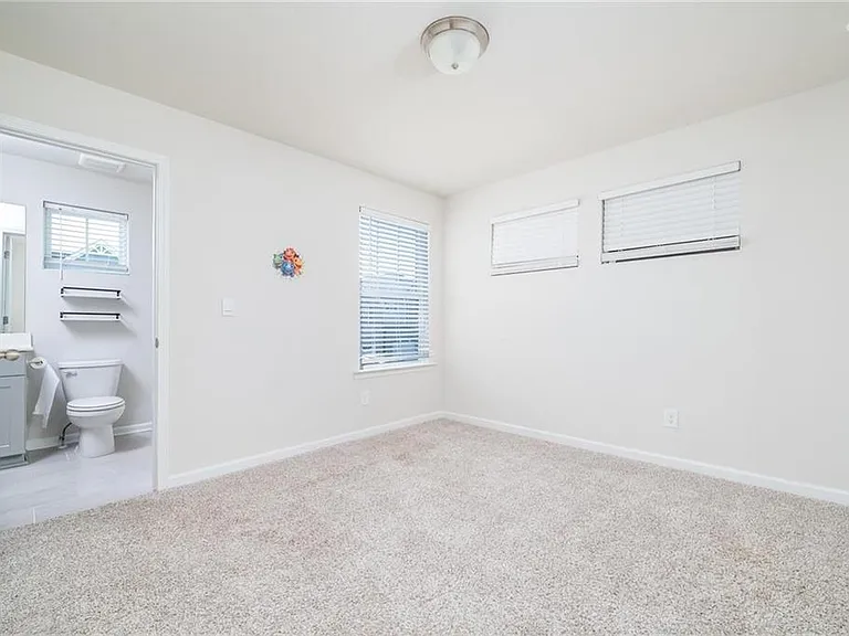 1030 Sunny Lake Dr — Photo 15