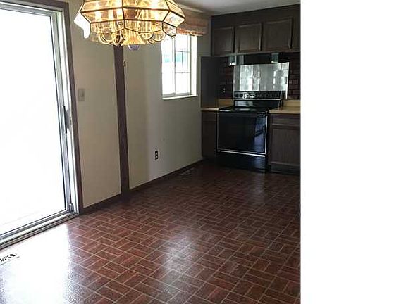 5th image of 255 Denrose Dr
