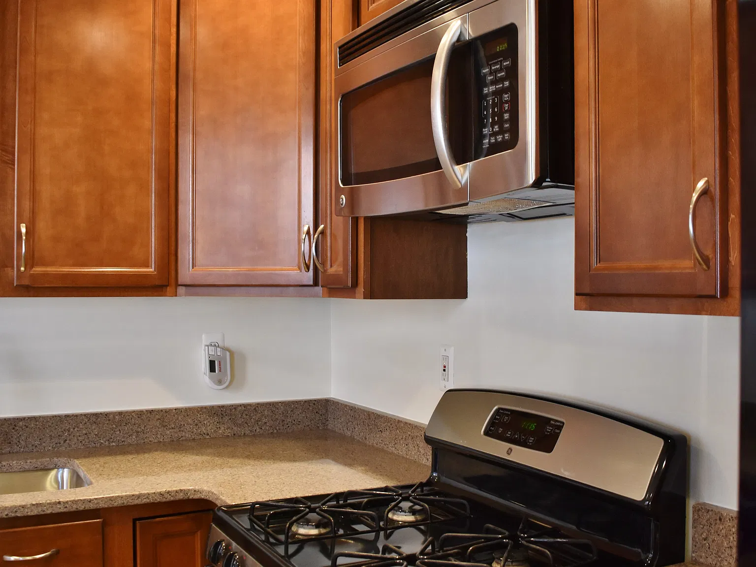 Beautiful 3br 2ba Th With Garage Federal Hill — Photo 4