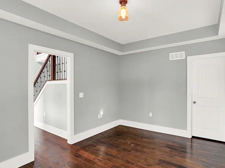 16893 Oak Manor Dr — Photo 6