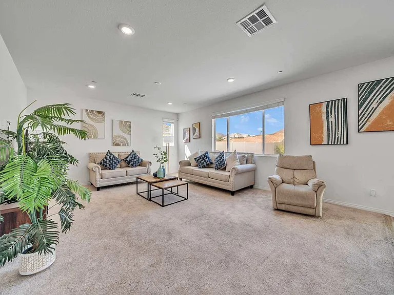 6599 Bryce Canyon Ct — Photo 3