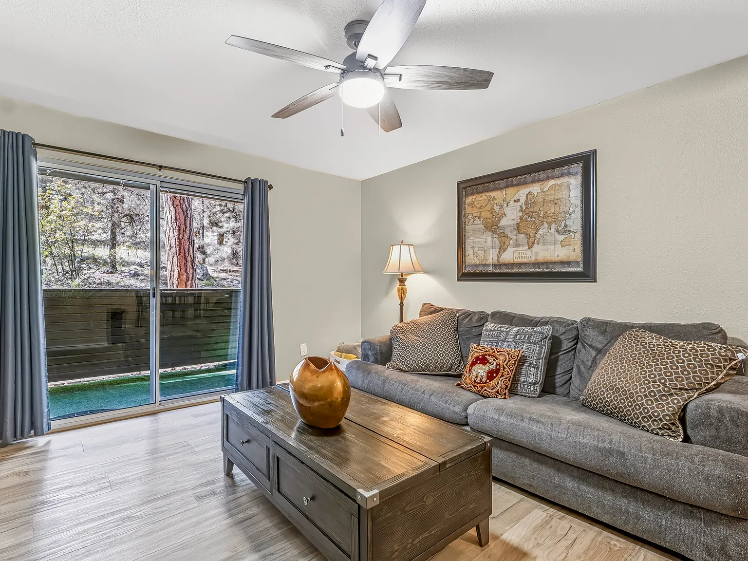 2 bed, 900 sqft, $2,000 — Photo 2