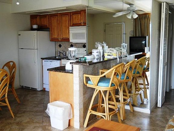 Kitchen & Breakfast bar