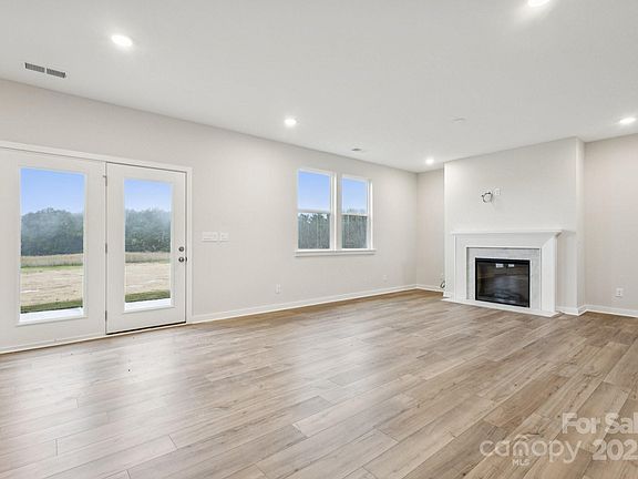 5th image of 21047 Running Creek Dr