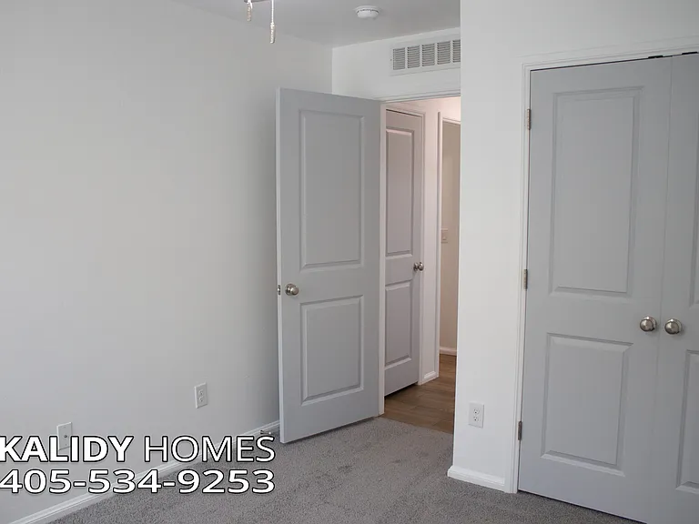 10601 NW 20th St — Photo 15