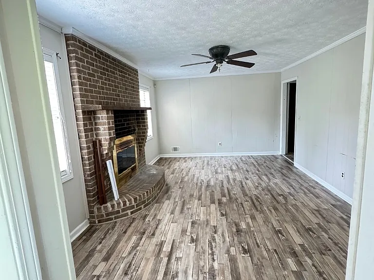 4914 Wolverton Dr — Photo 2