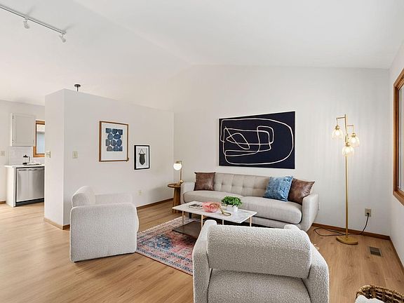 5th image of 2110 Chancery Dr