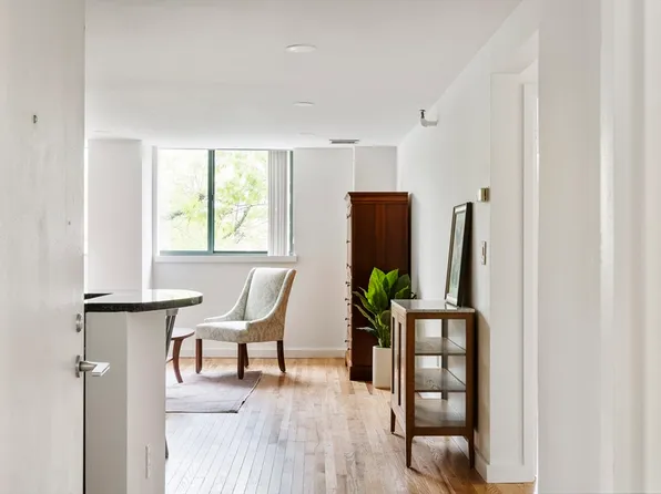 42 8th St APT 5304, Charlestown, MA 02129