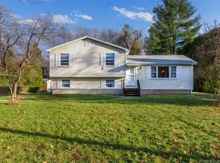 15 Barnett Dr, North Haven, CT 06473