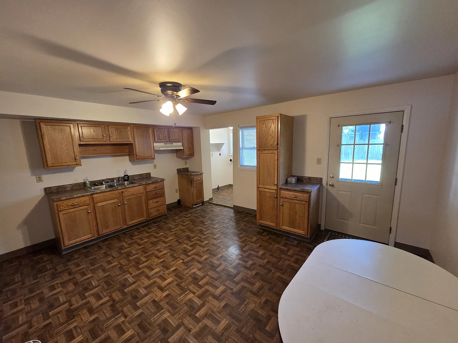 3 bed, 1000 sqft, $950 — Photo 4