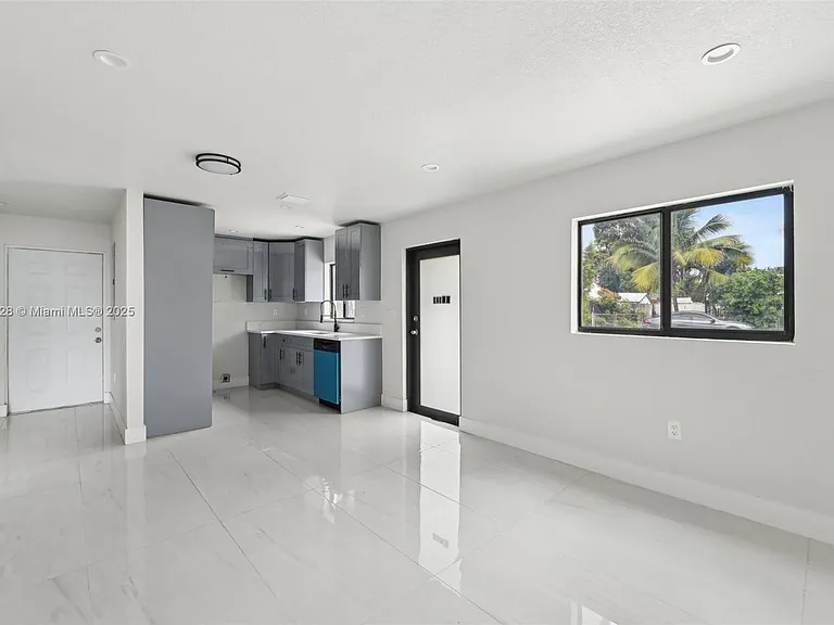 10344 NW 29th Ave #10344 — Photo 3