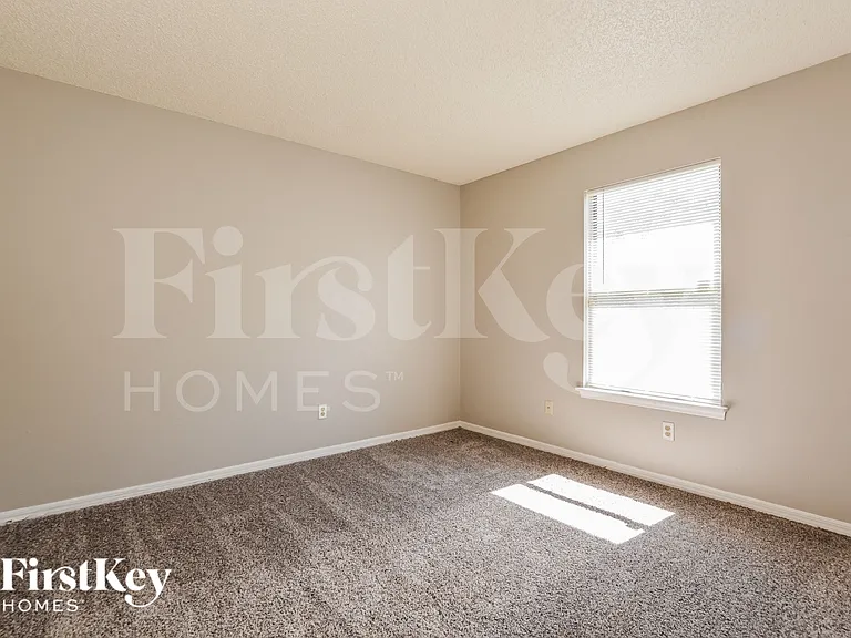 2175 Carriage Pointe Loop — Photo 17