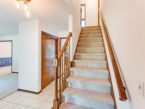 5th image of 484 Liberty Ln