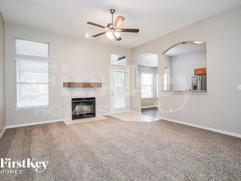 1814 Weston Cir — Photo 3
