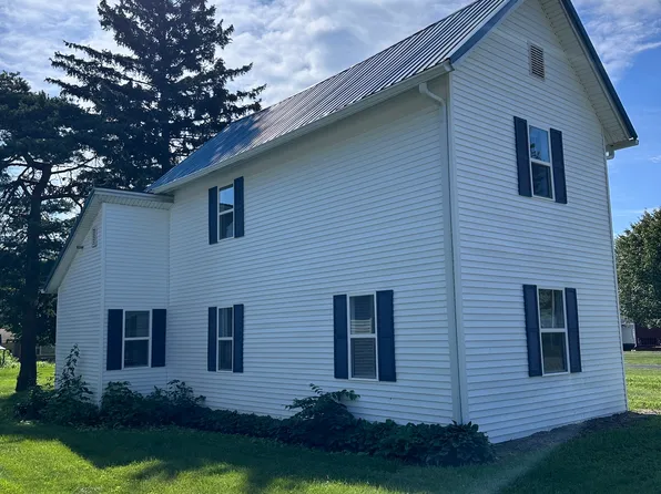 216 Academy Ave, Spiceland, IN 47385