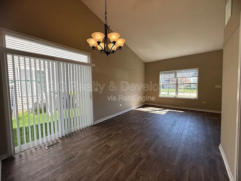 1652 Cesario Dr — Photo 6