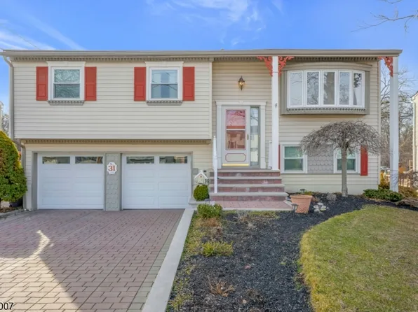 31 Woodmere St, Raritan Boro, NJ 08869