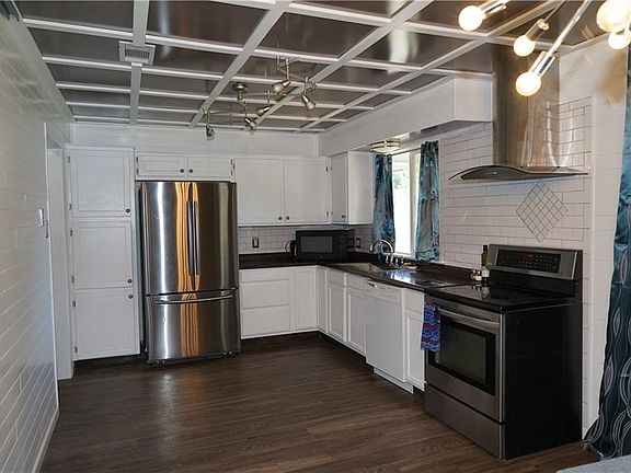 5th image of 7512 Evergreen Dr