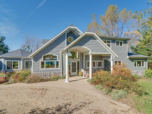 2nd image of 4014 Evergreen Ln