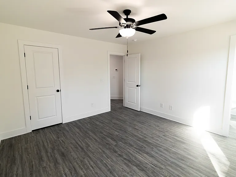 405 E Union St — Photo 7