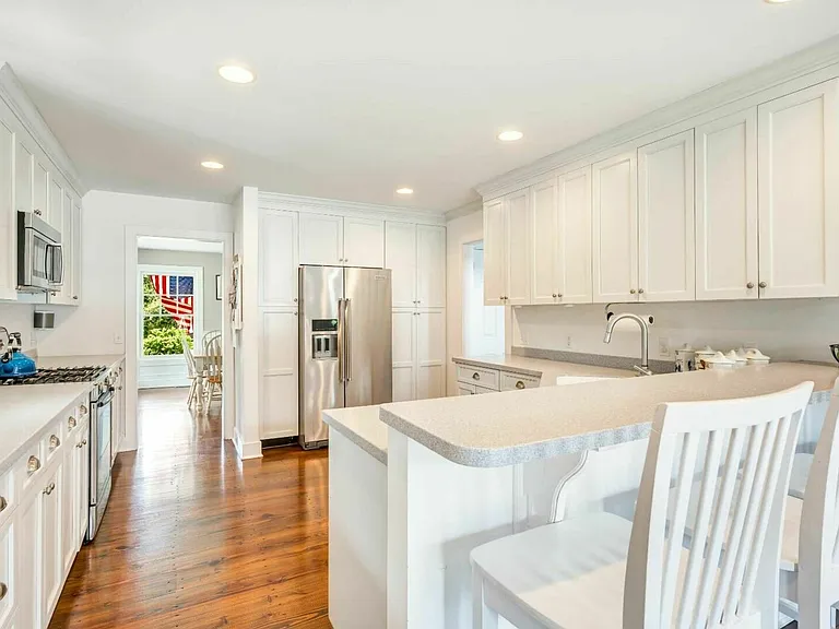 78 Long Ln — Photo 10