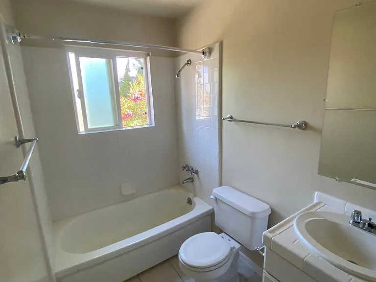 842 N Rengstorff Ave — Photo 4