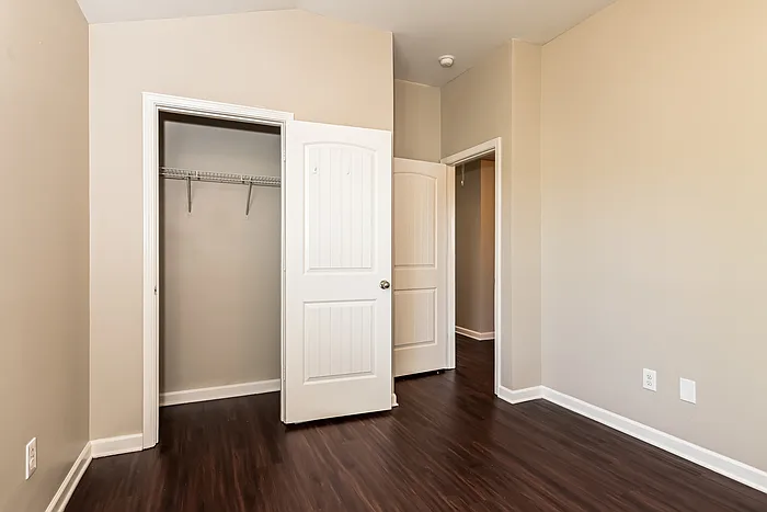 166 Biscayne Ter — Photo 14