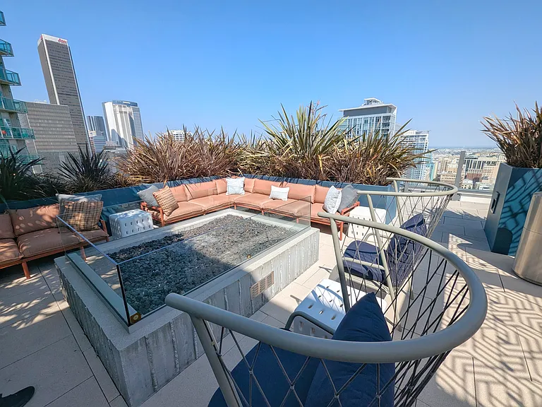 901 S Flower St #509 — Photo 16