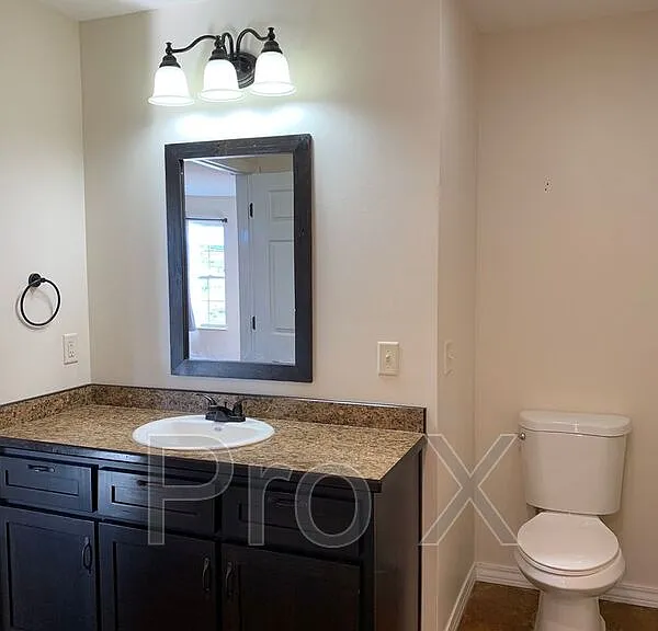 612 Easton Dr #B — Photo 9