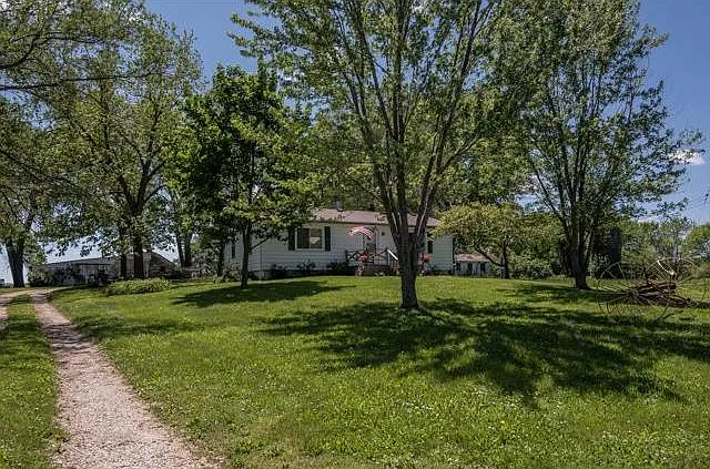 2 bed, 1200 sqft, $1,850 — Photo 2