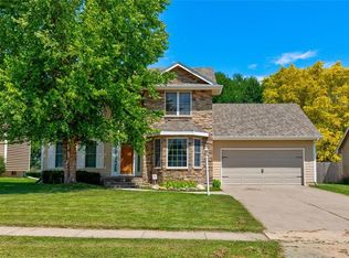 13977 Summit Dr, Clive, IA 50325