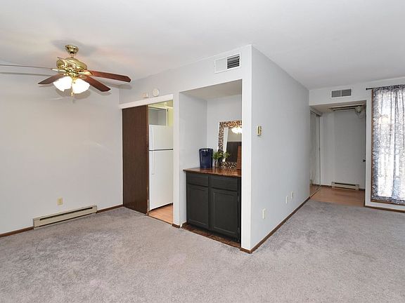 4th image of 8309 N 107th St Unit E