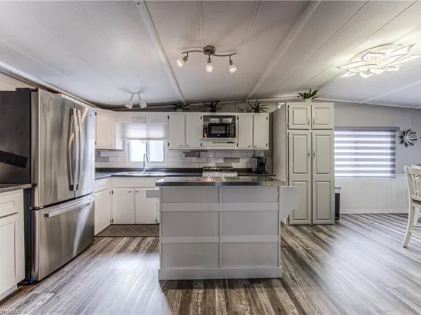 580 Beaver Creek Rd #187, Waterloo, ON N2J 3Z4