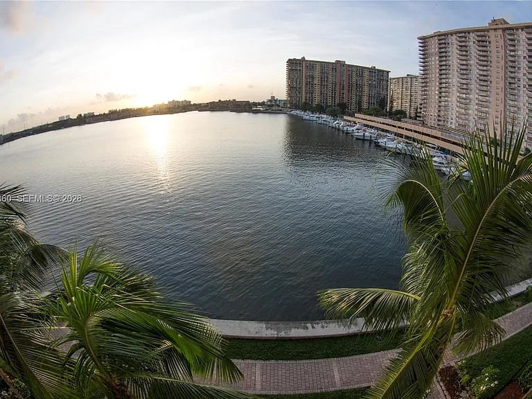 17150 N Bay Rd #2408 — Photo 34
