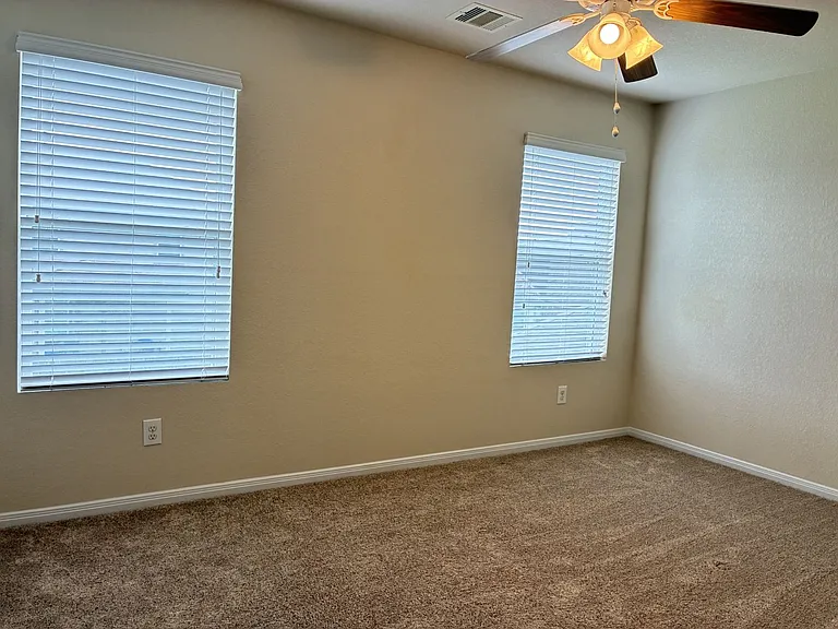 2588 Hallmark Oak St — Photo 22