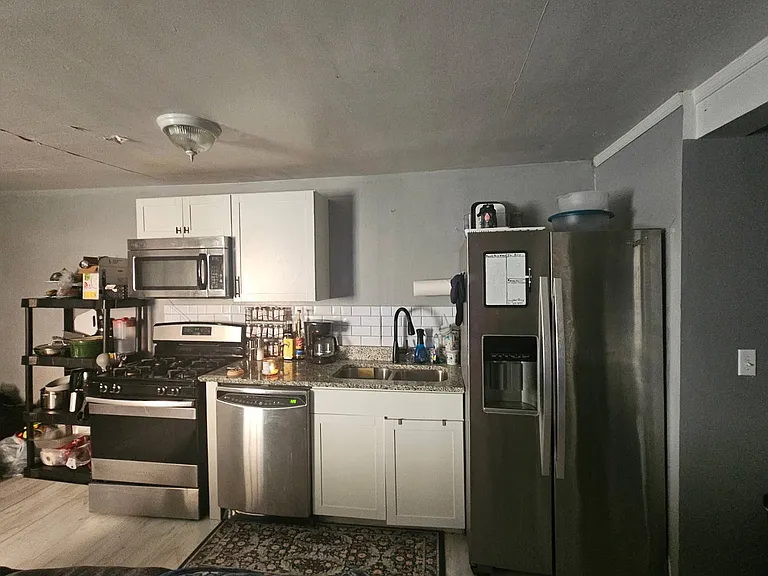 531 W King St #B — Photo 2
