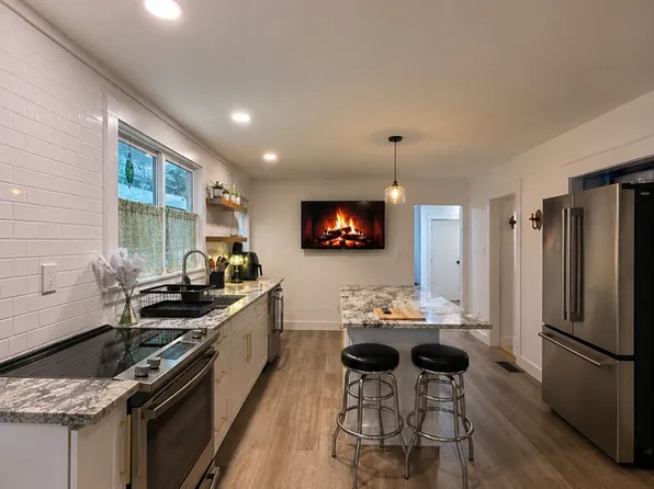 150 Joslin Rd, Glendale, RI 02826