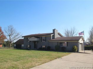 2704 Winchester Dr, Sellersburg, IN 47172